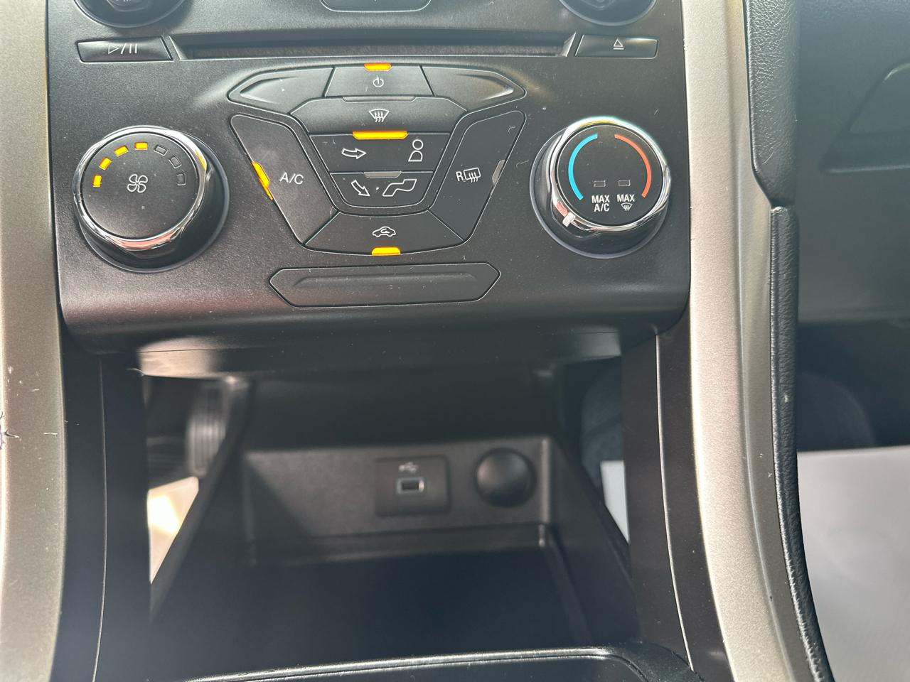 Ford Fusion S FWD 2017