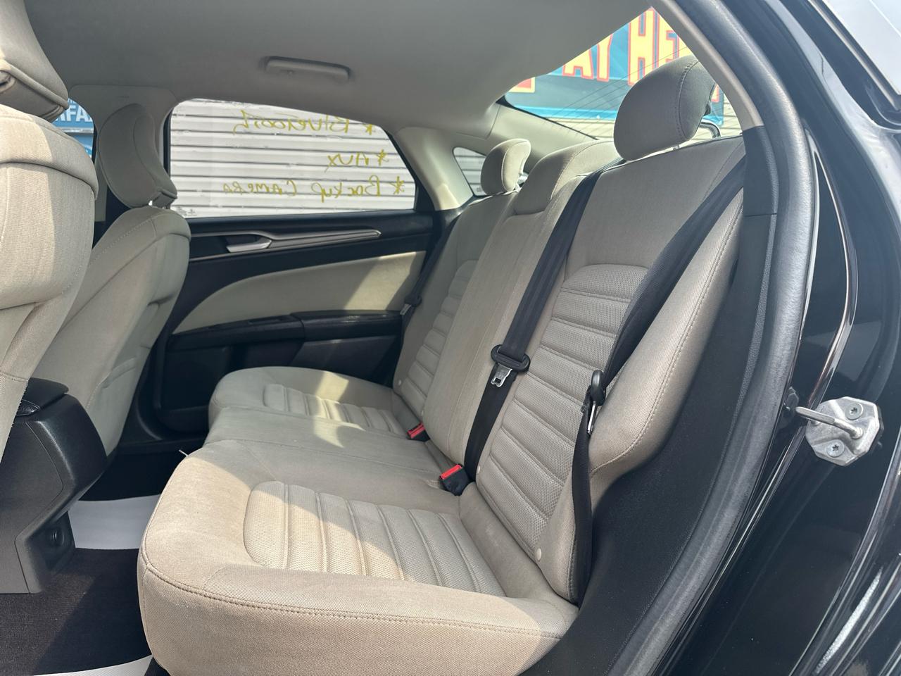 Ford Fusion S FWD 2017