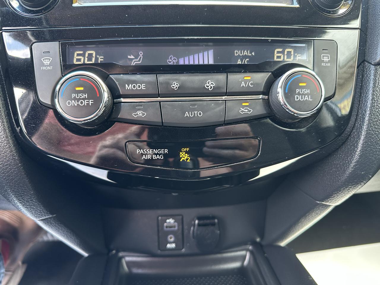 Nissan Rogue AWD SV 2017