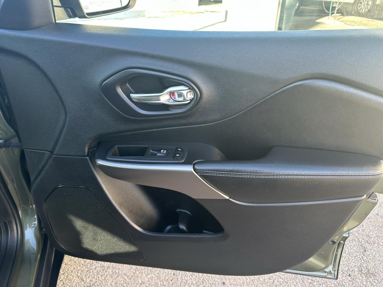 Jeep Cherokee Latitude Plus 4x4 2019