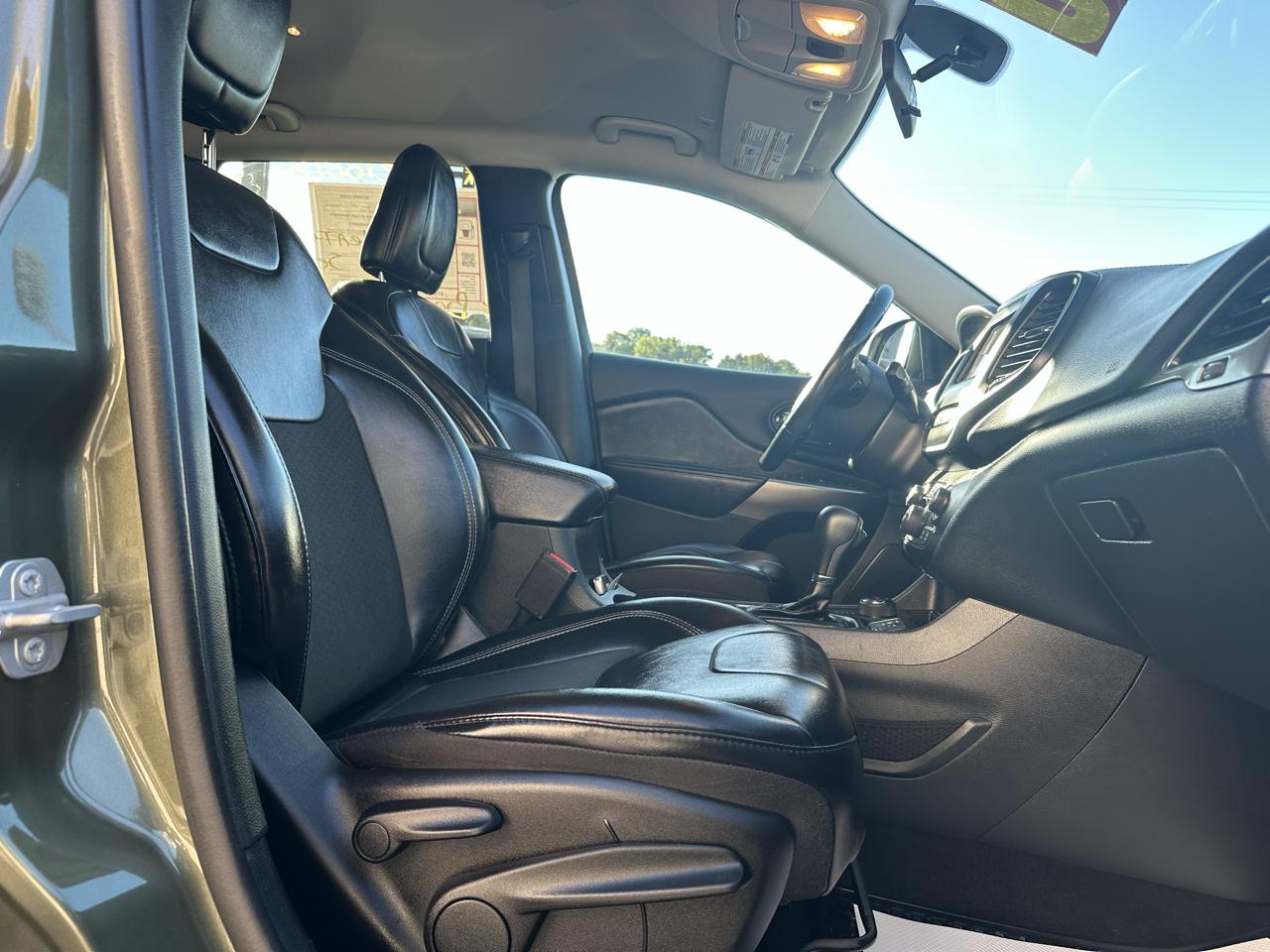 Jeep Cherokee Latitude Plus 4x4 2019
