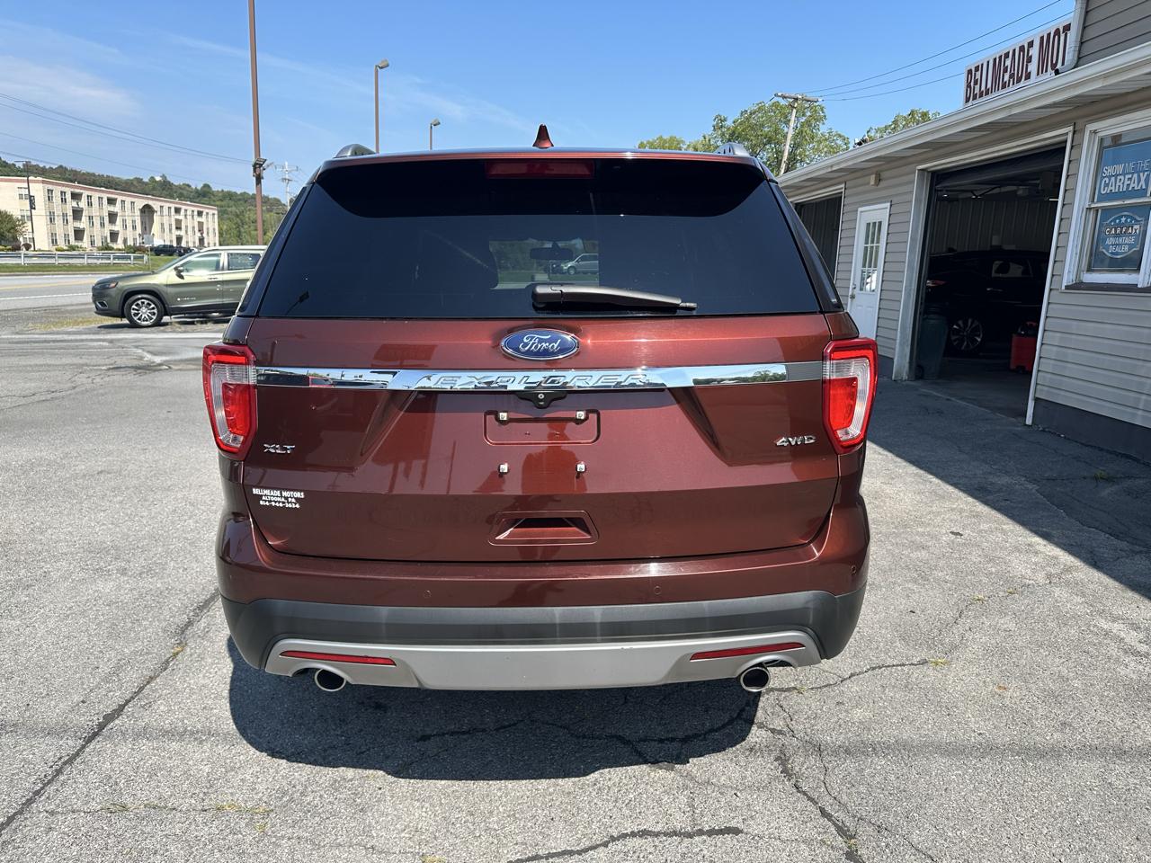 Ford Explorer photo 7