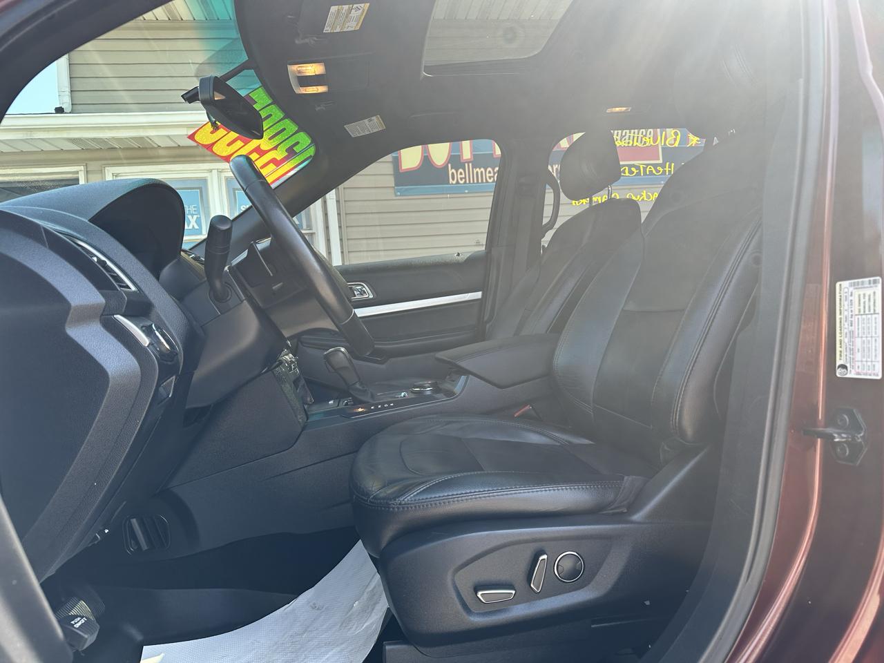 Ford Explorer photo 9