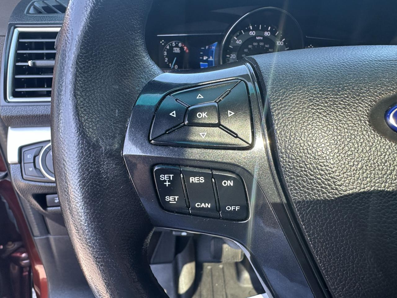 Ford Explorer photo 12