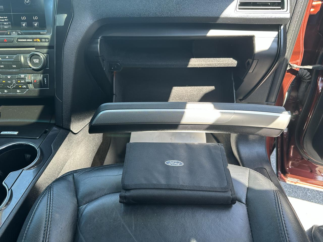 Ford Explorer photo 21