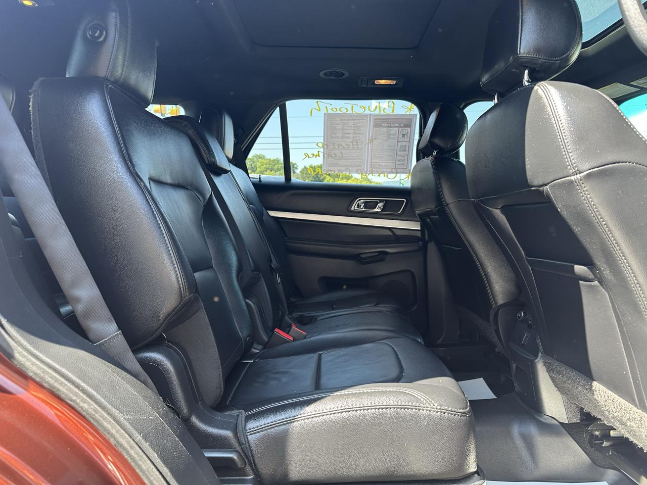 Ford Explorer photo 22