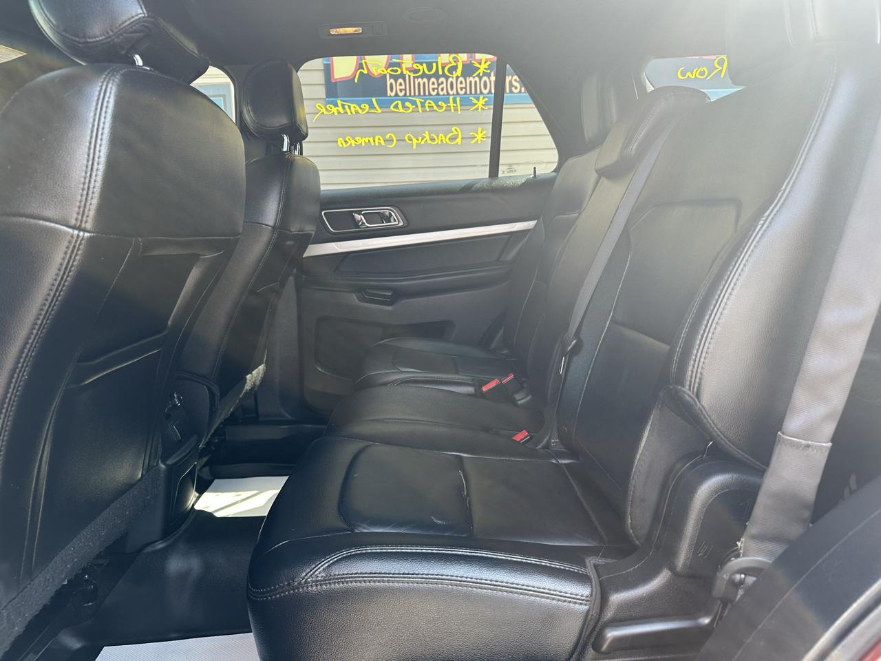 Ford Explorer photo 24
