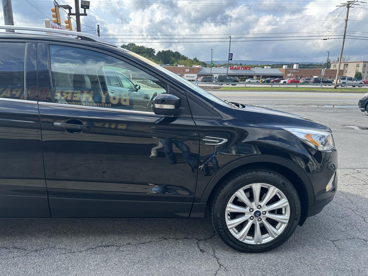 Ford Escape Titanium 4WD 2017