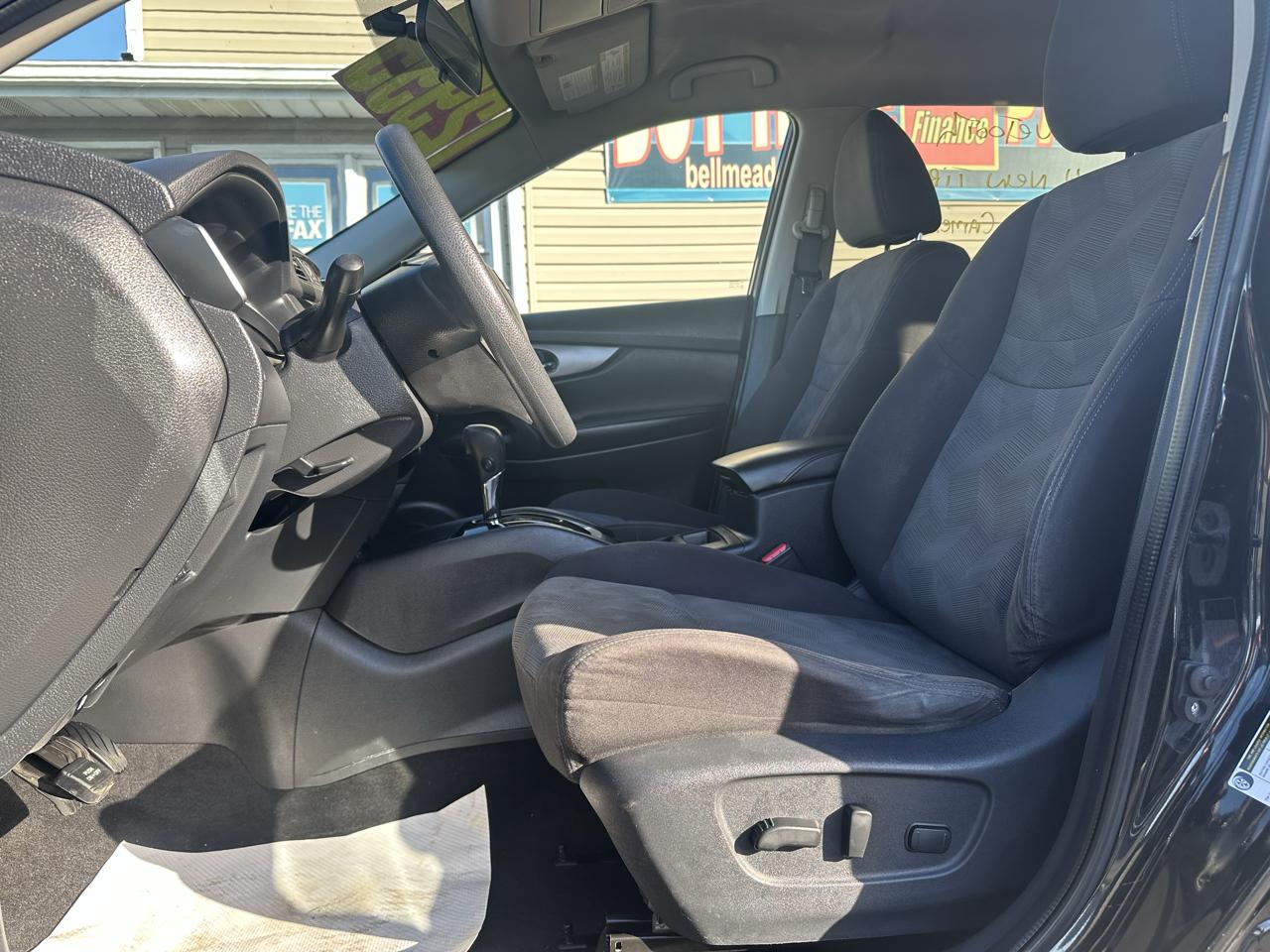 Nissan Rogue AWD 4dr SV 2016