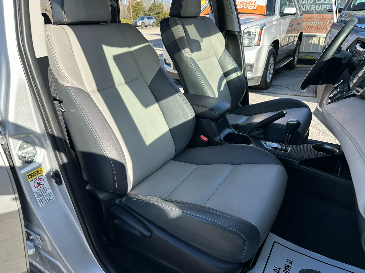 Toyota RAV4 Limited FWD 2015