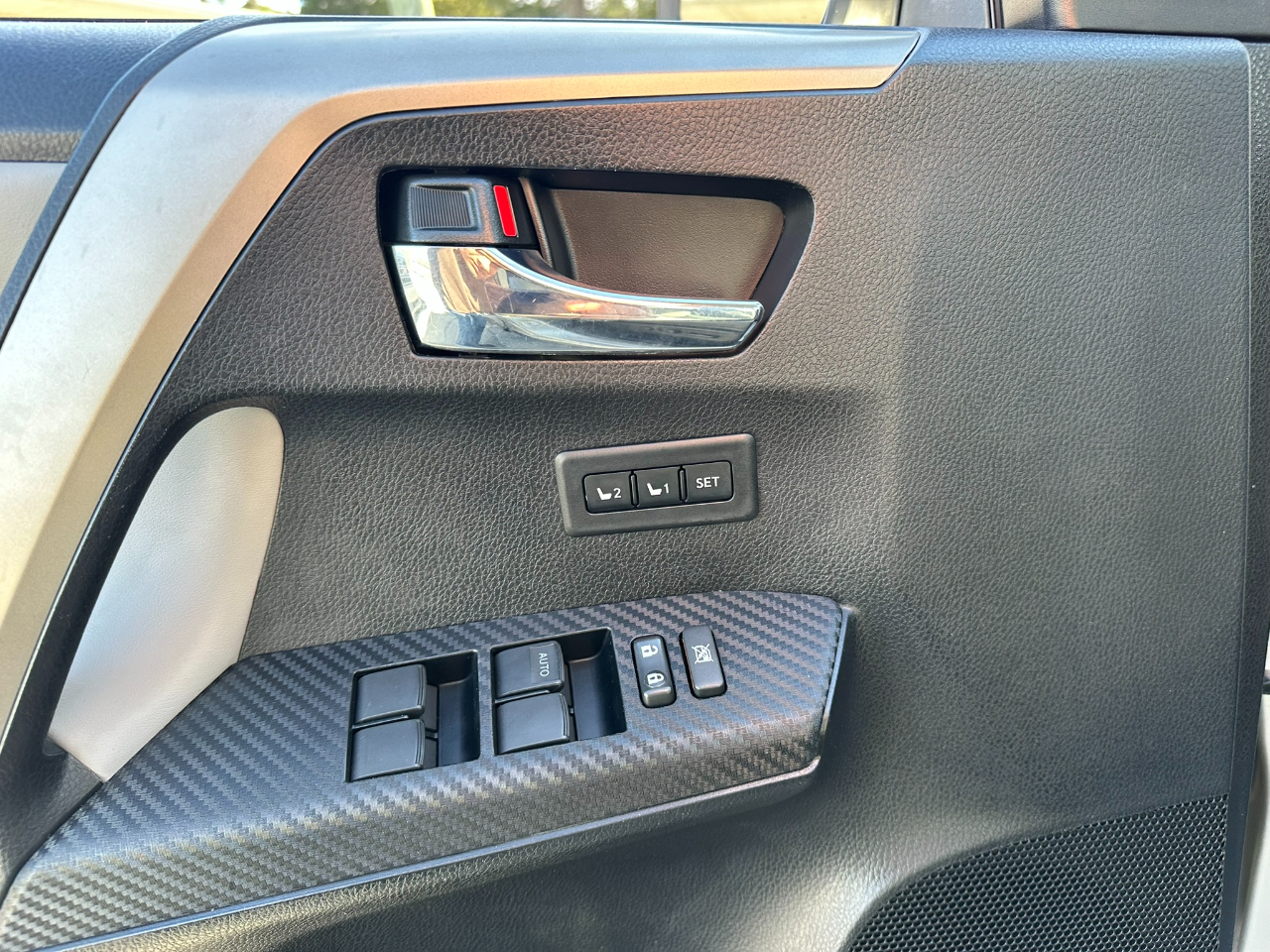 Toyota RAV4 Limited FWD 2015