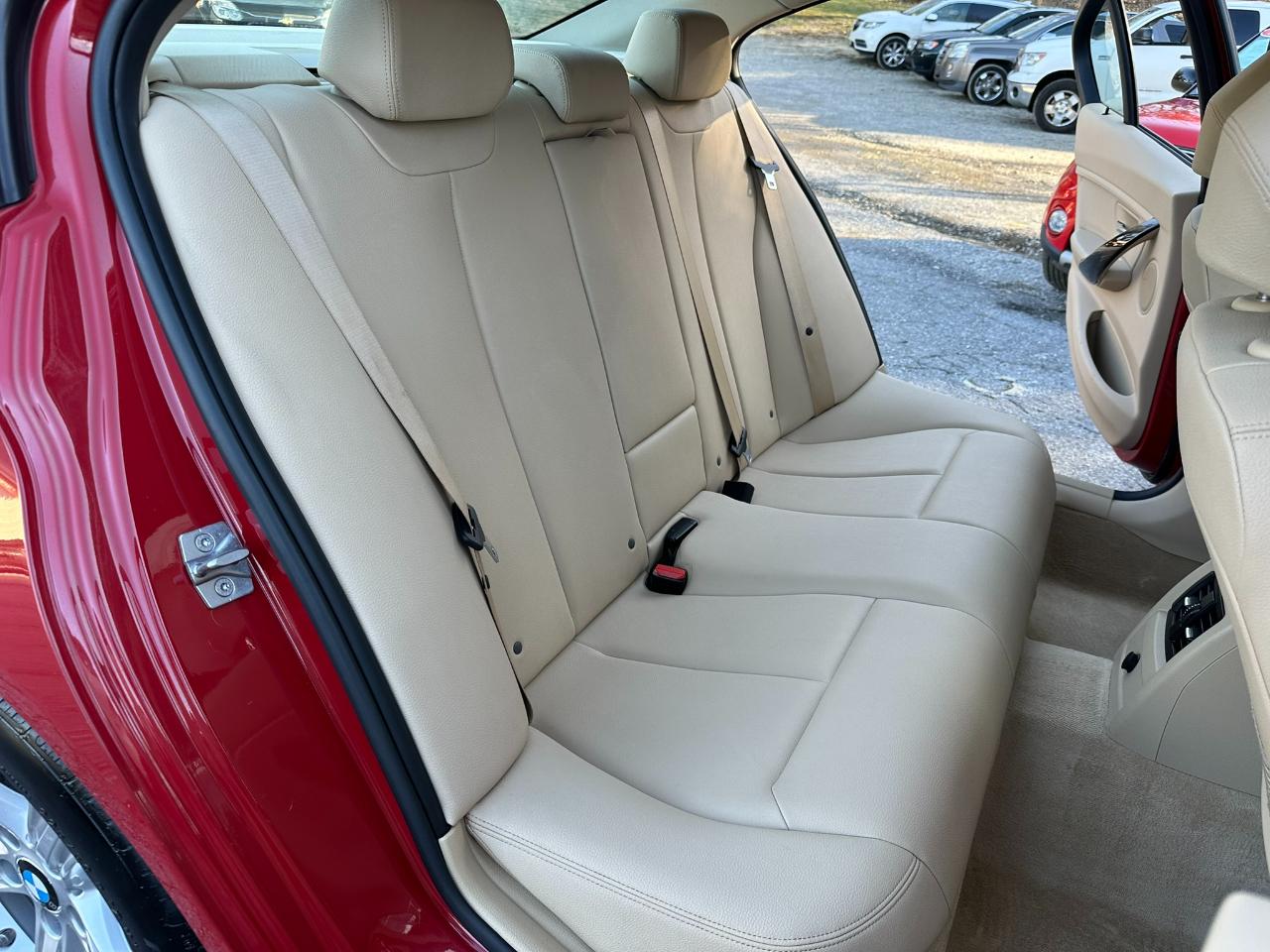 BMW 3-Series 320i xDrive 2013