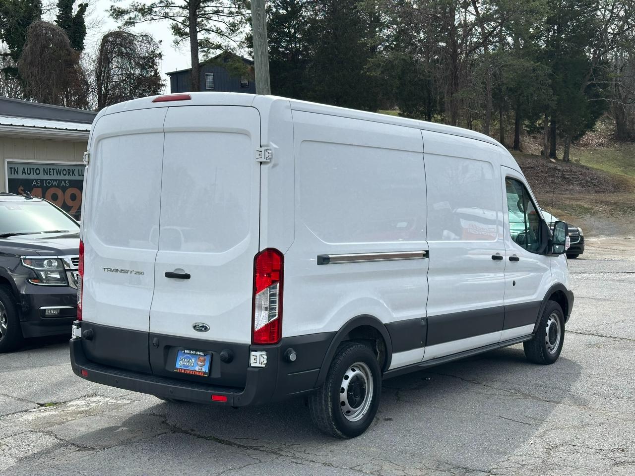 Ford Transit 150 Van Med. Roof w/Sliding Pass. 148-in. WB 2015