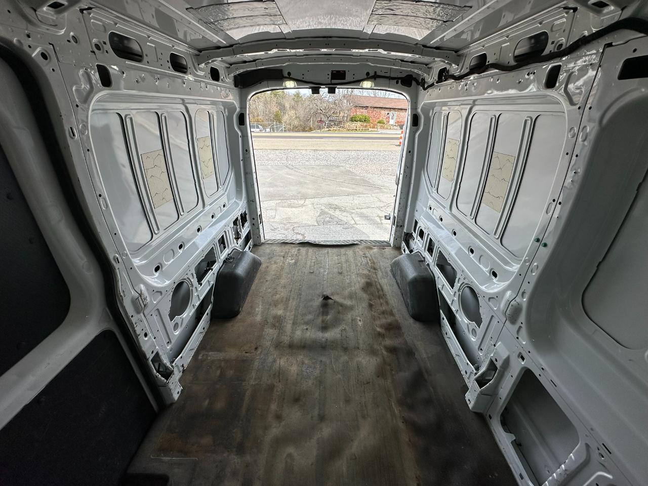 Ford Transit 150 Van Med. Roof w/Sliding Pass. 148-in. WB 2015