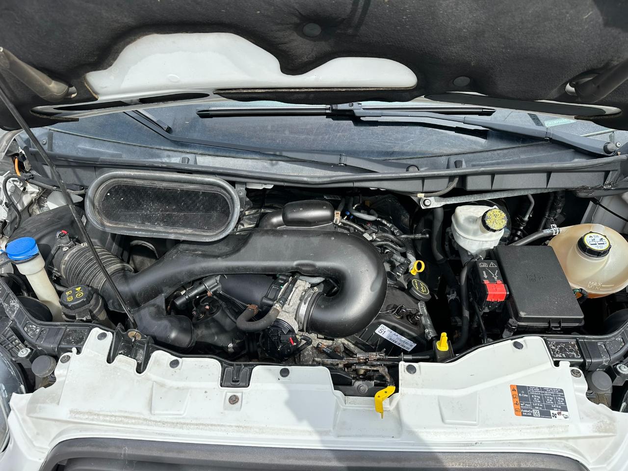 Ford Transit 150 Van Med. Roof w/Sliding Pass. 148-in. WB 2015