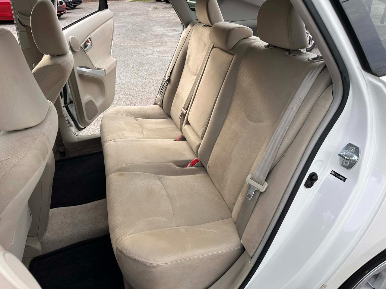 Toyota Prius Prius V 2010