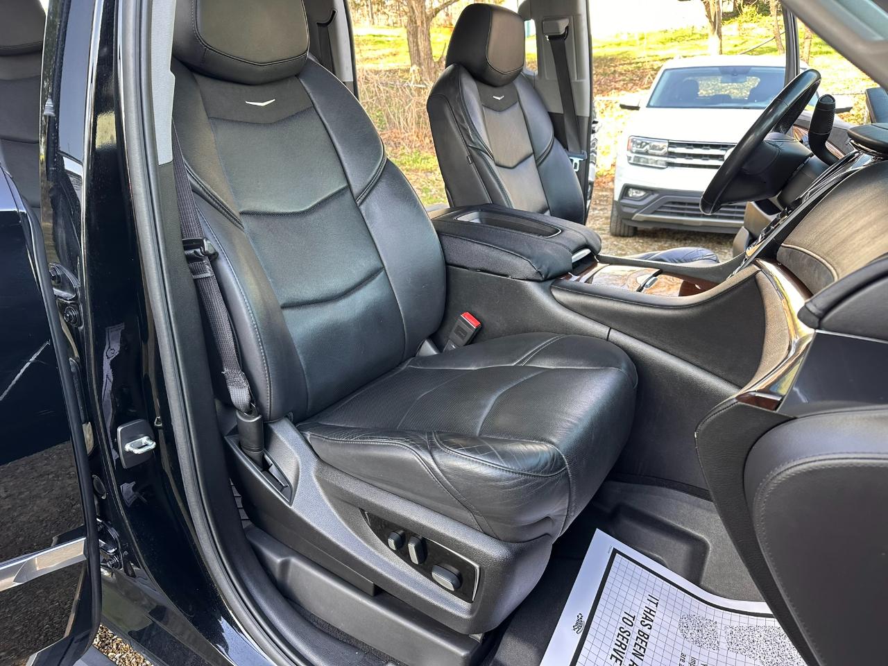 Cadillac Escalade ESV Premium 4WD 2018