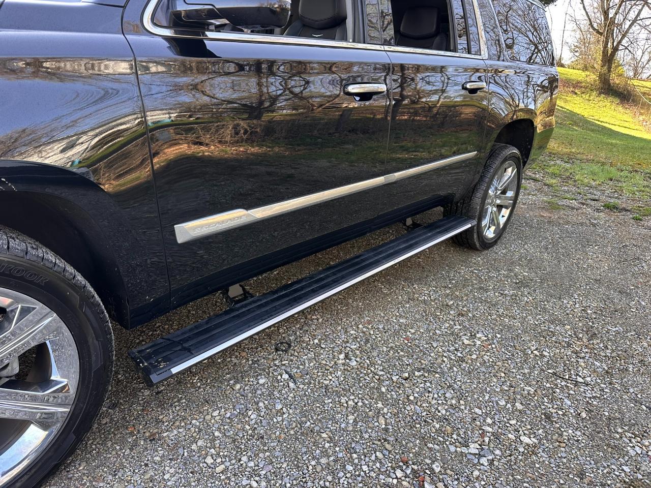Cadillac Escalade ESV Premium 4WD 2018
