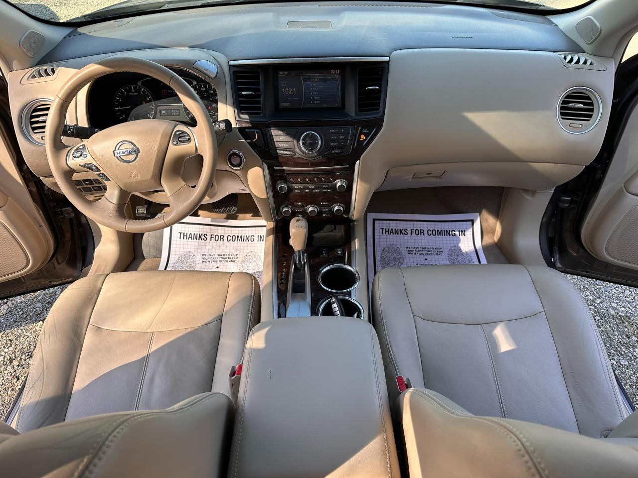 Nissan Pathfinder LE 2WD 2013