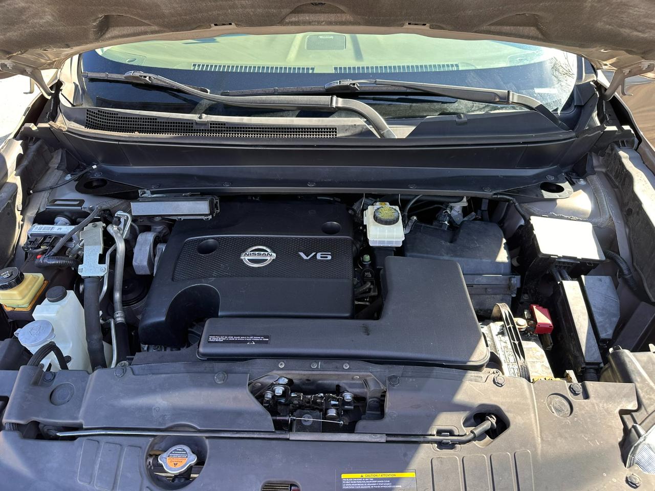 Nissan Pathfinder LE 2WD 2013