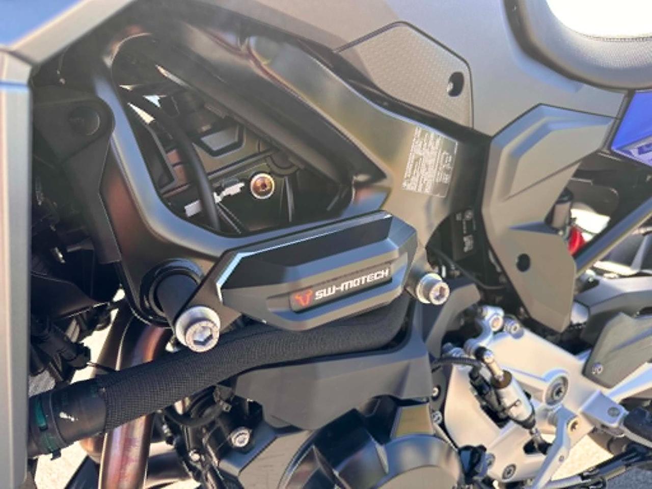 BMW F 900 R  2021