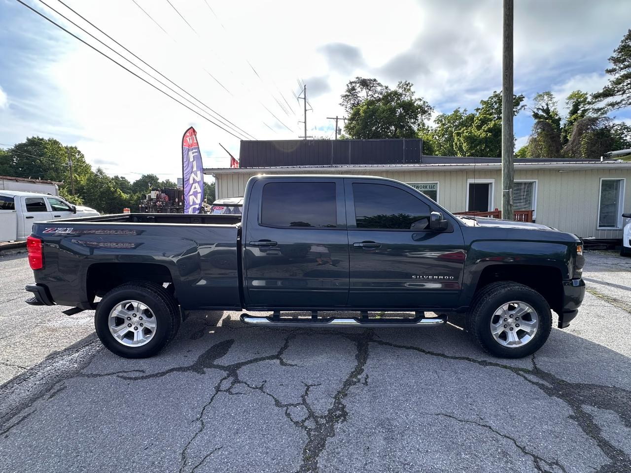 Chevrolet Silverado 1500 LT Crew Cab 4WD 2017