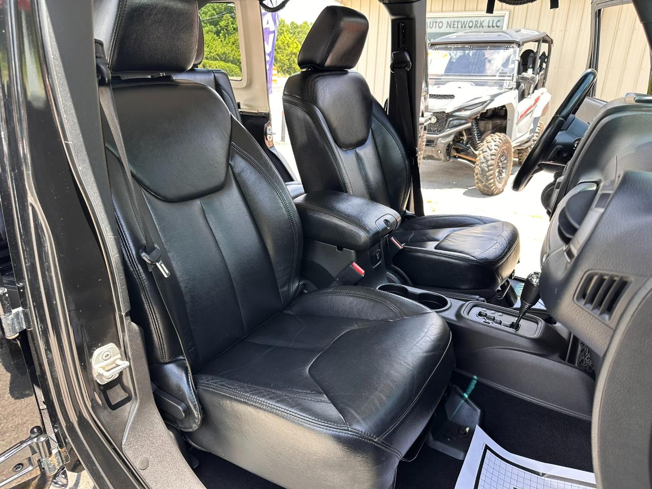 Jeep Wrangler Unlimited Sahara 4WD 2013