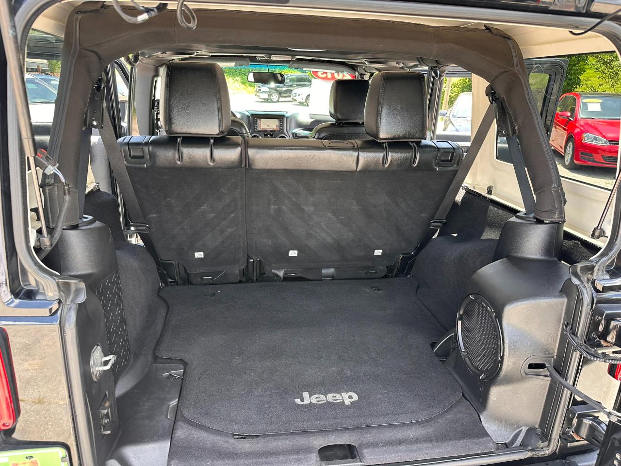 Jeep Wrangler Unlimited Sahara 4WD 2013