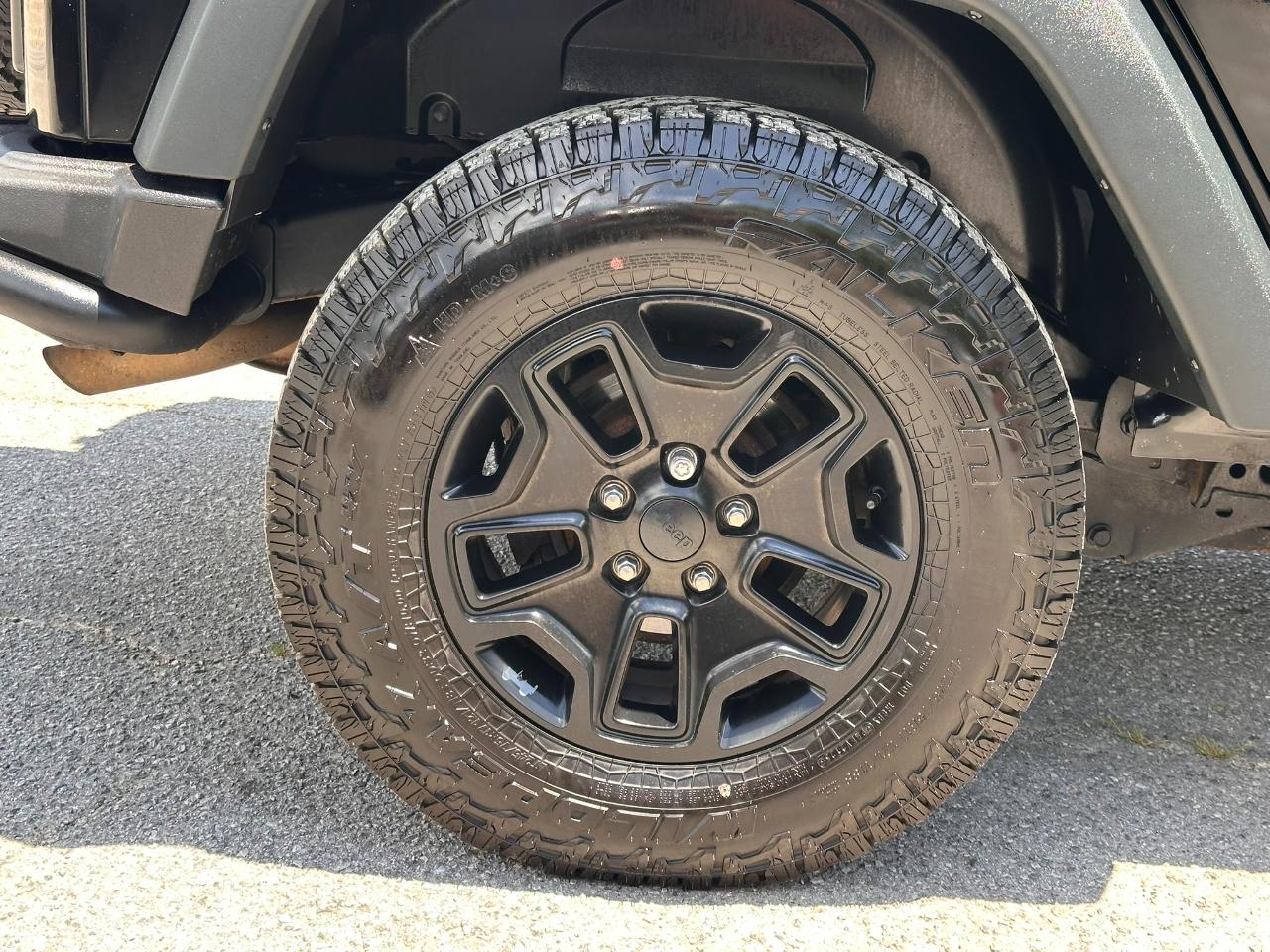 Jeep Wrangler Unlimited Sahara 4WD 2013