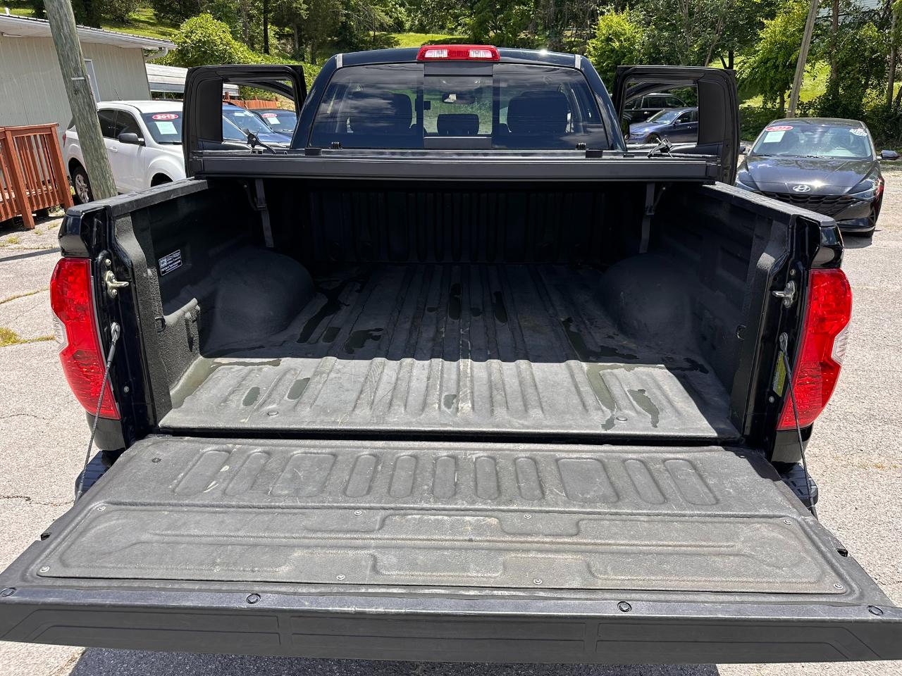 Toyota Tundra SR5 5.7L V8 Double Cab 4WD 2014