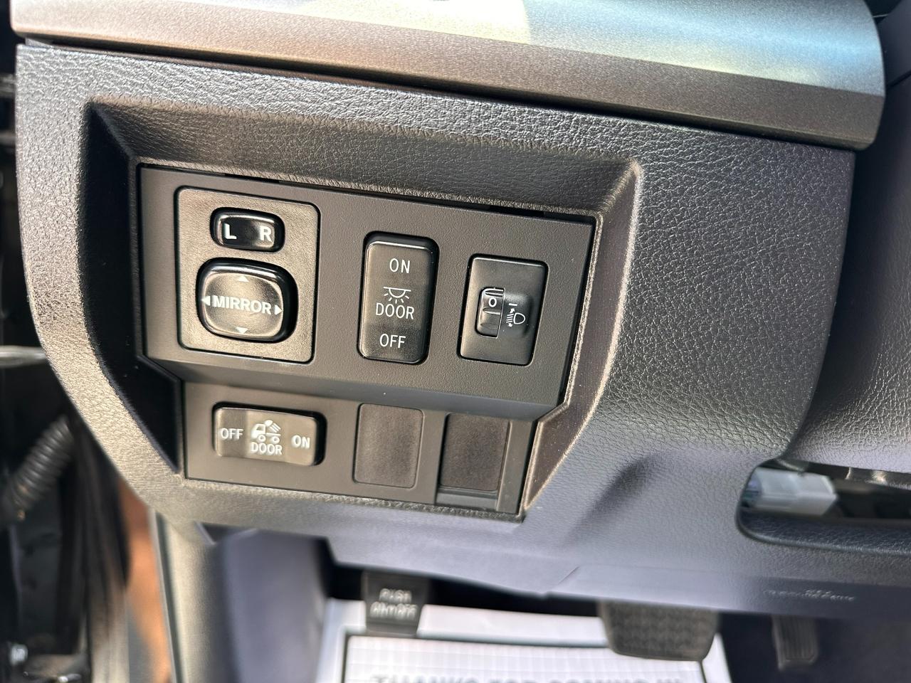 Toyota Tundra SR5 5.7L V8 Double Cab 4WD 2014