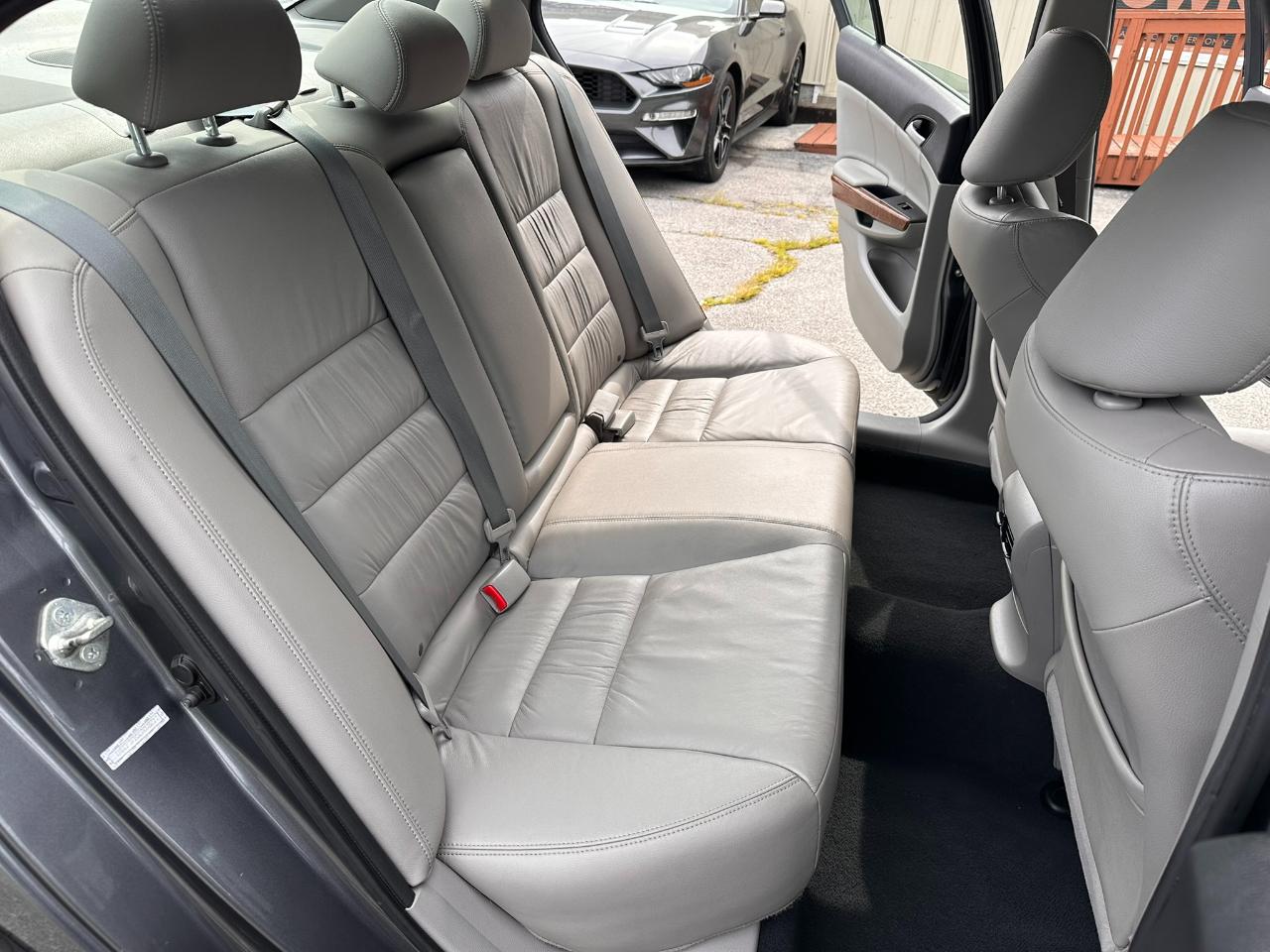 Honda Accord EX-L V6 Sedan AT 2012