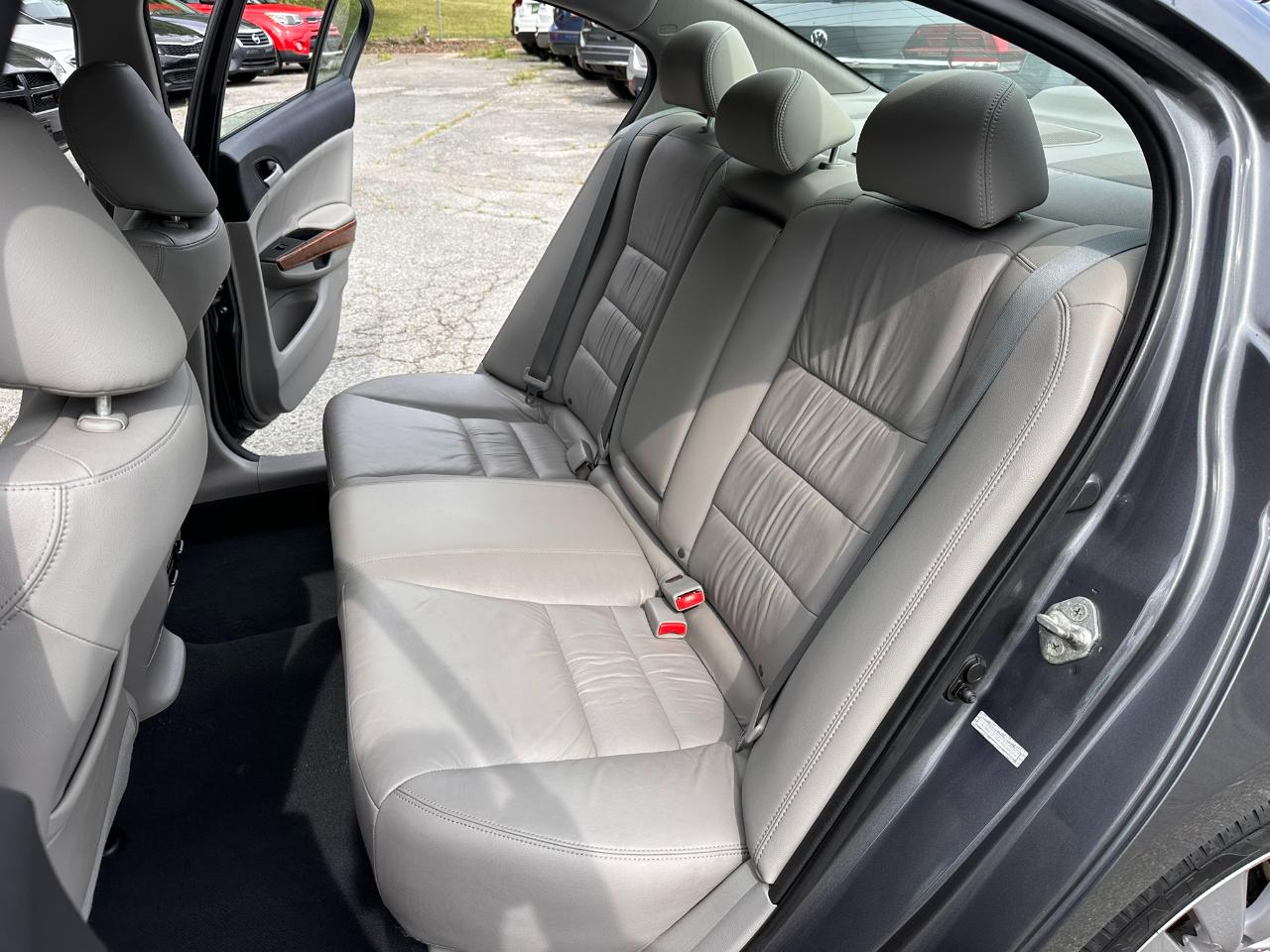 Honda Accord EX-L V6 Sedan AT 2012
