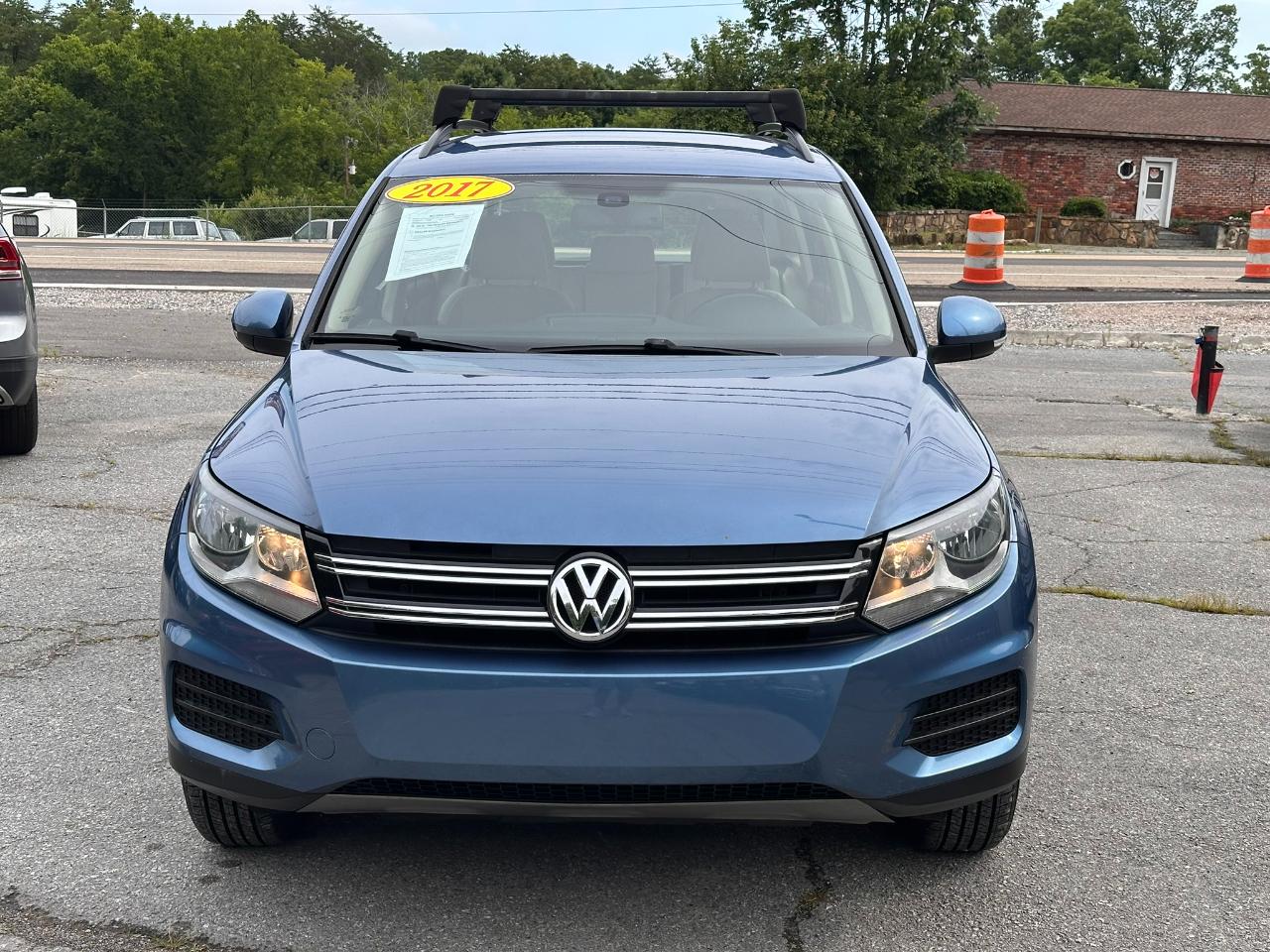 Volkswagen Tiguan S 2017