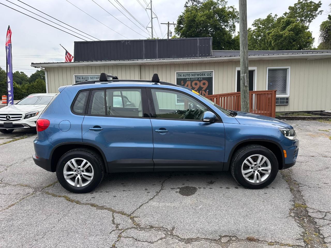 Volkswagen Tiguan S 2017