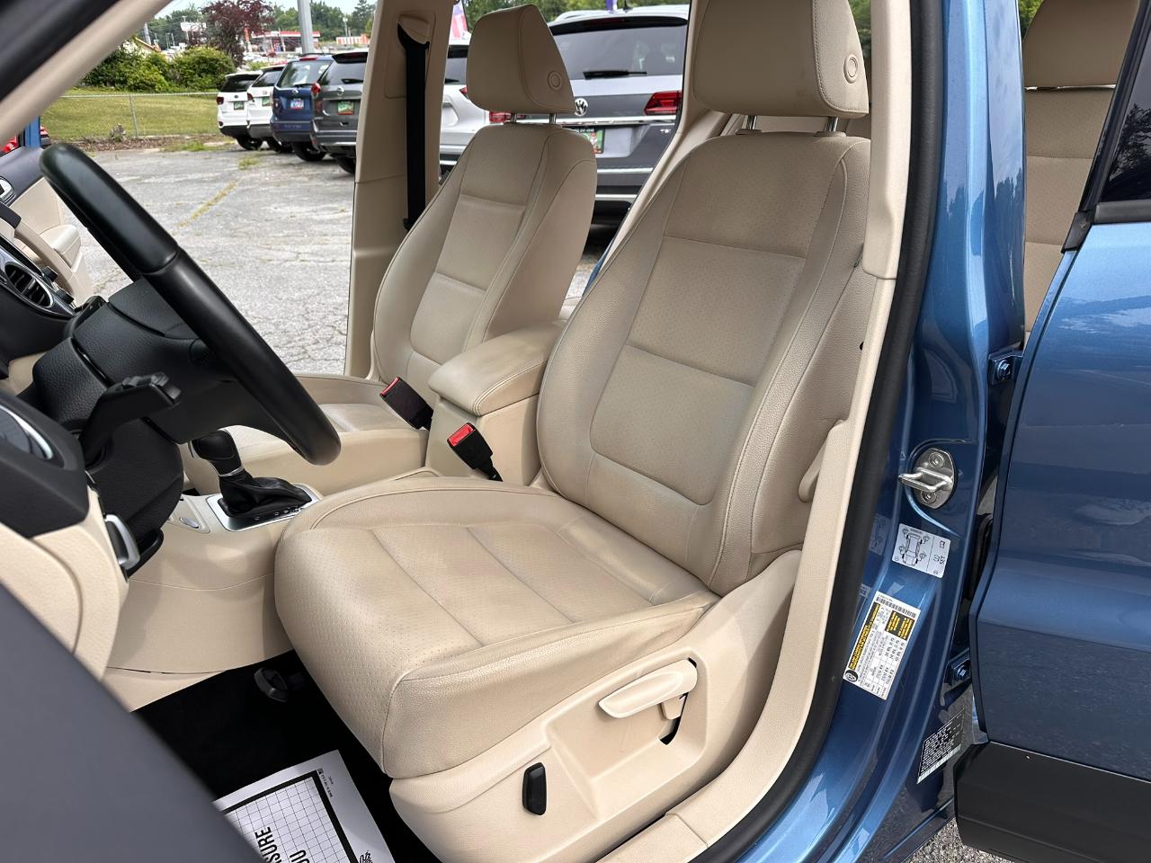 Volkswagen Tiguan S 2017