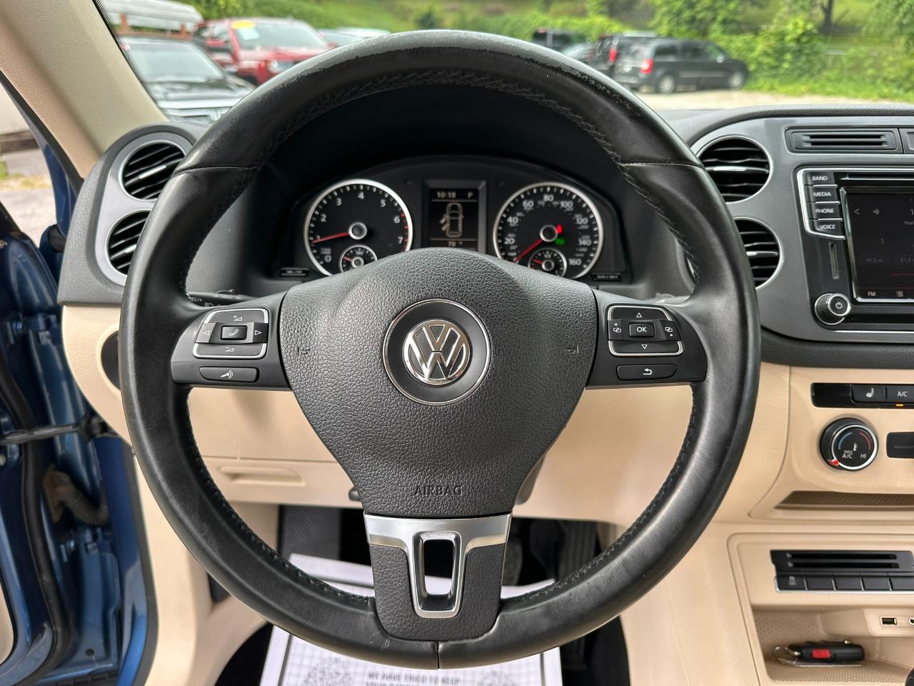 Volkswagen Tiguan S 2017