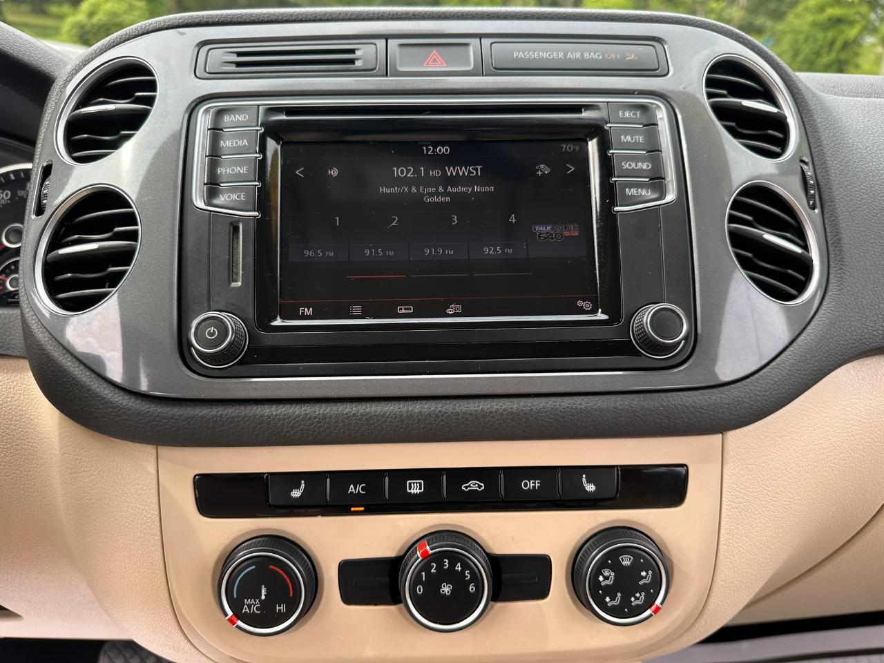 Volkswagen Tiguan S 2017