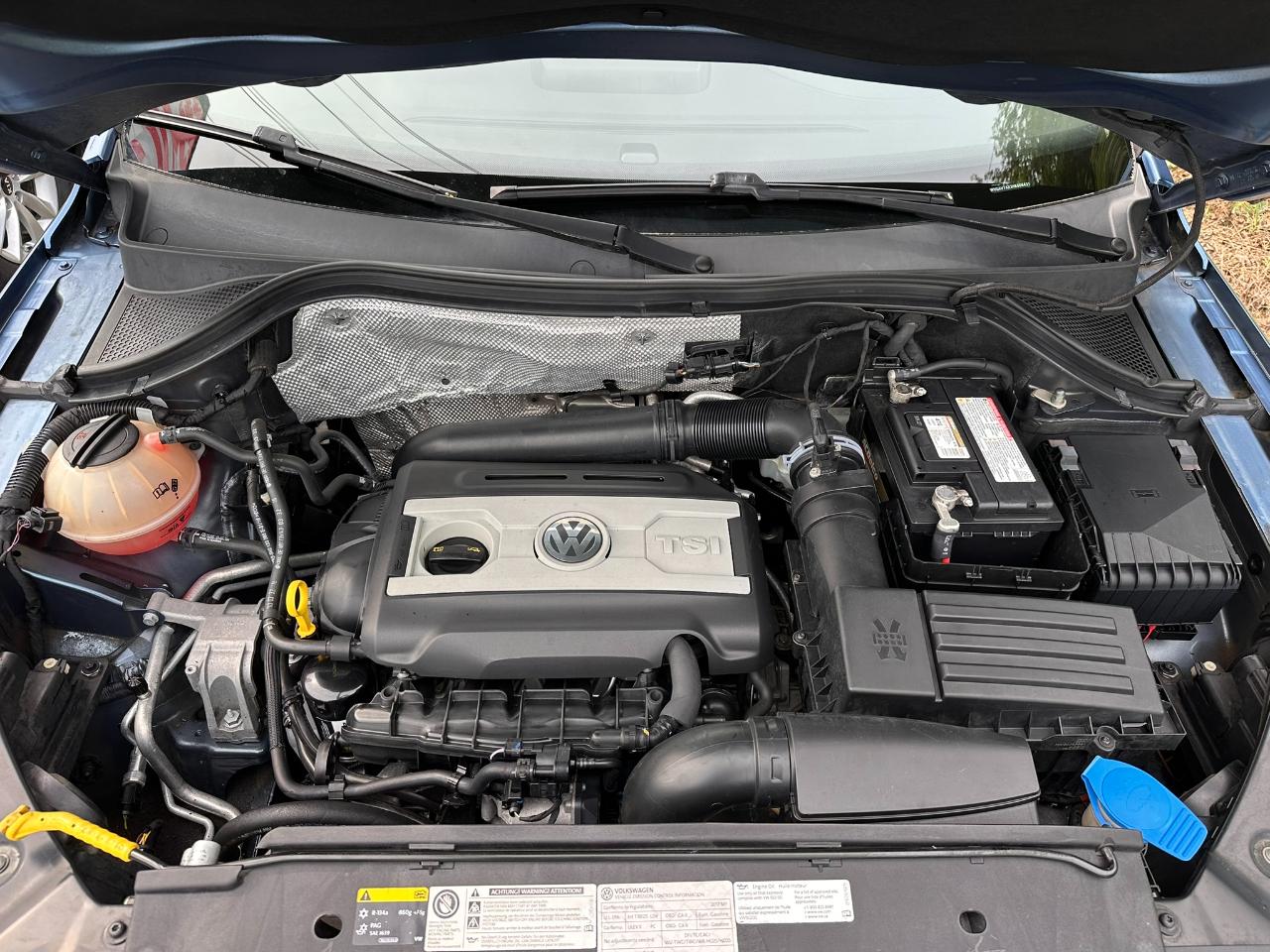 Volkswagen Tiguan S 2017