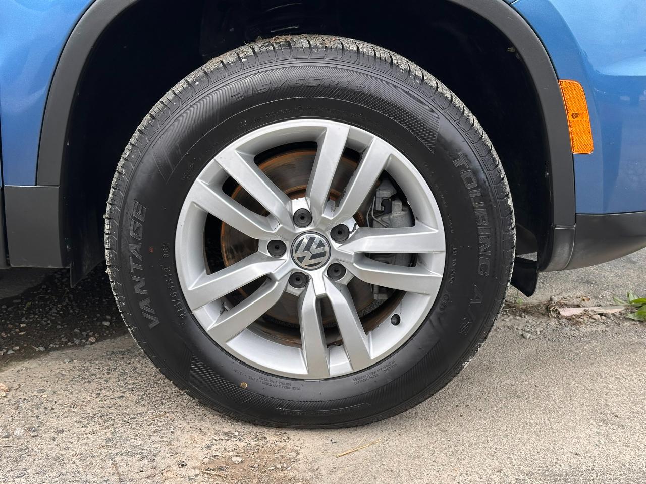 Volkswagen Tiguan S 2017
