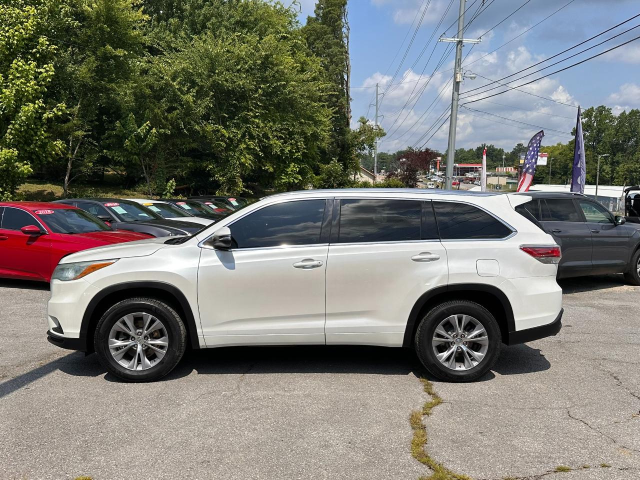 Toyota Highlander XLE FWD V6 2015