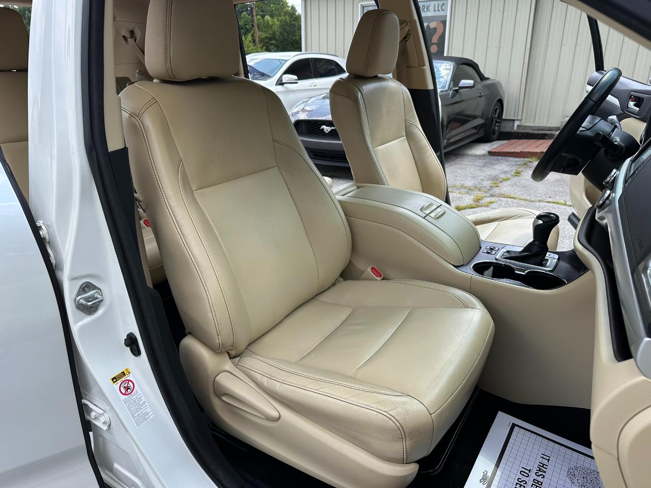 Toyota Highlander XLE FWD V6 2015