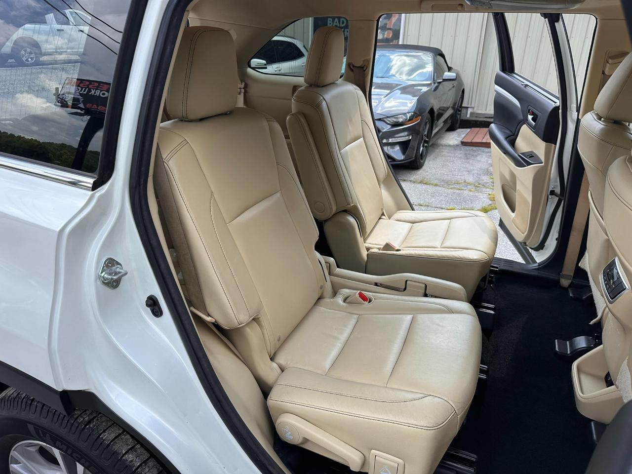 Toyota Highlander XLE FWD V6 2015