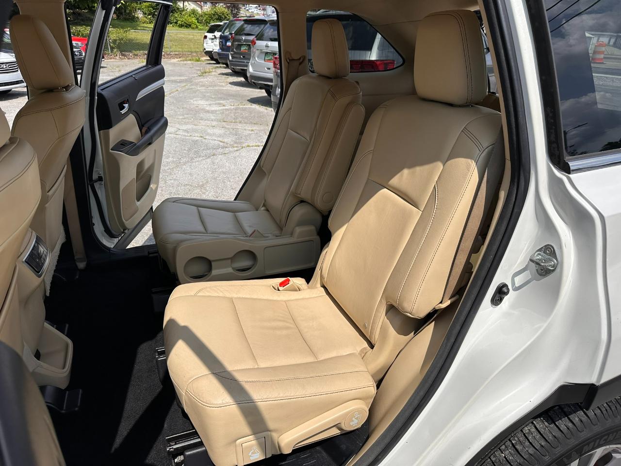 Toyota Highlander XLE FWD V6 2015