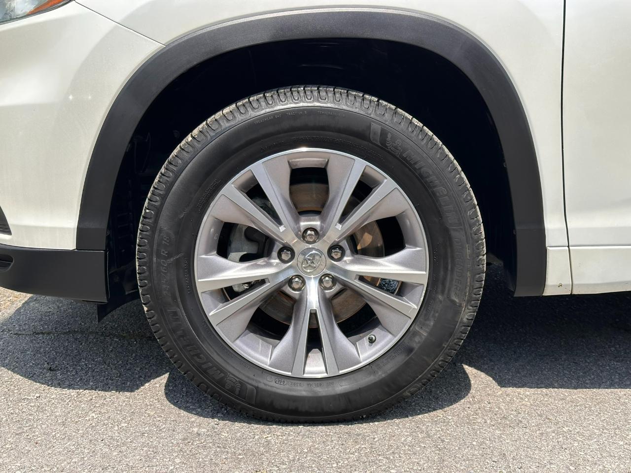Toyota Highlander XLE FWD V6 2015