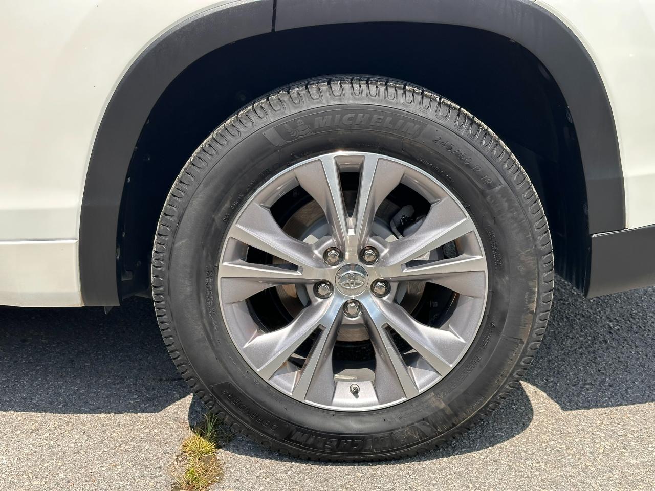 Toyota Highlander XLE FWD V6 2015