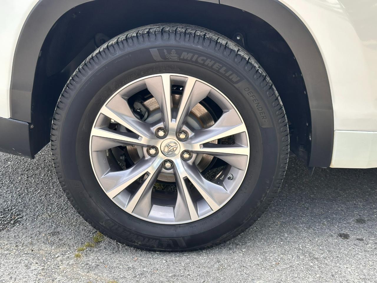 Toyota Highlander XLE FWD V6 2015