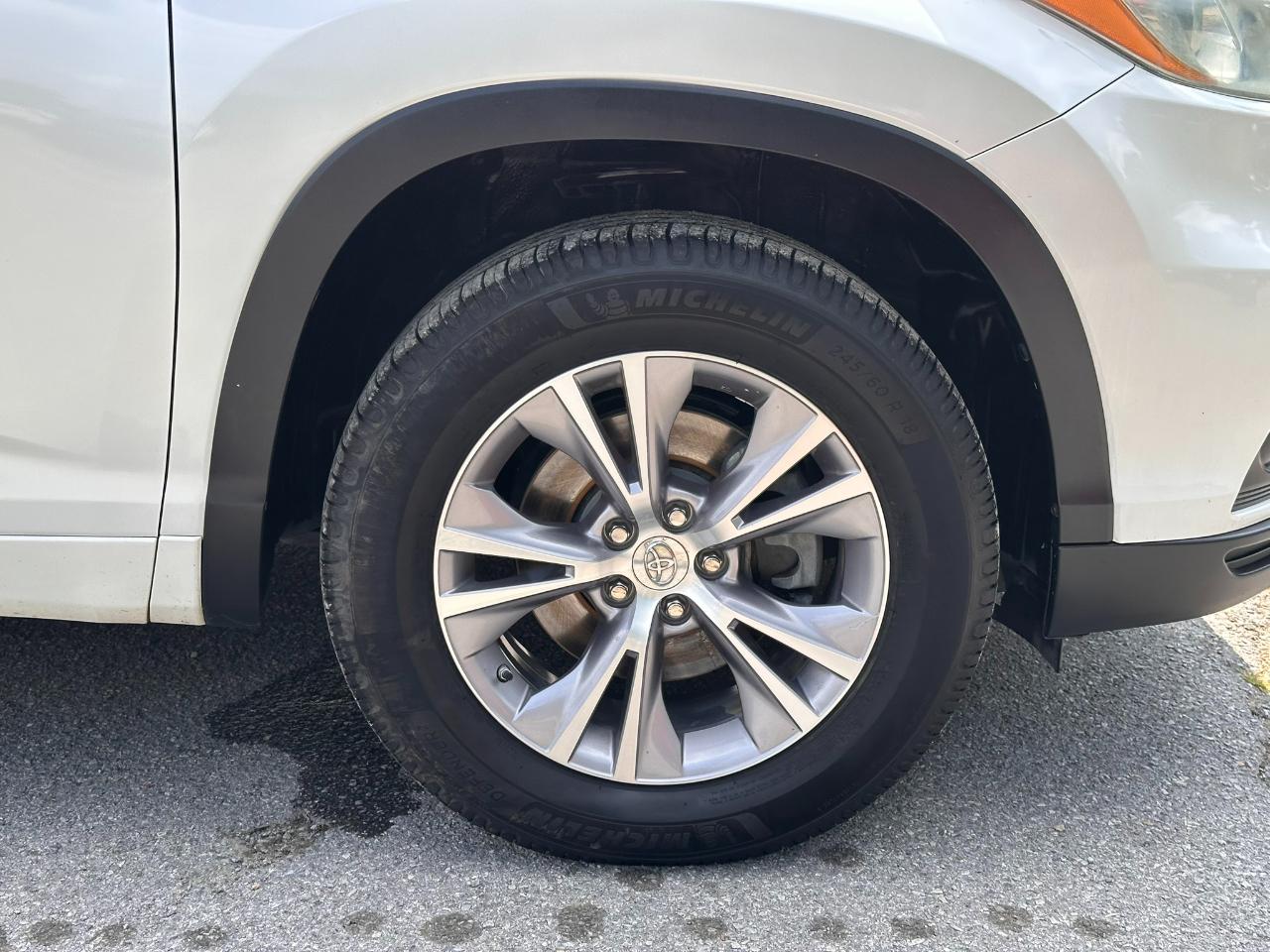Toyota Highlander XLE FWD V6 2015