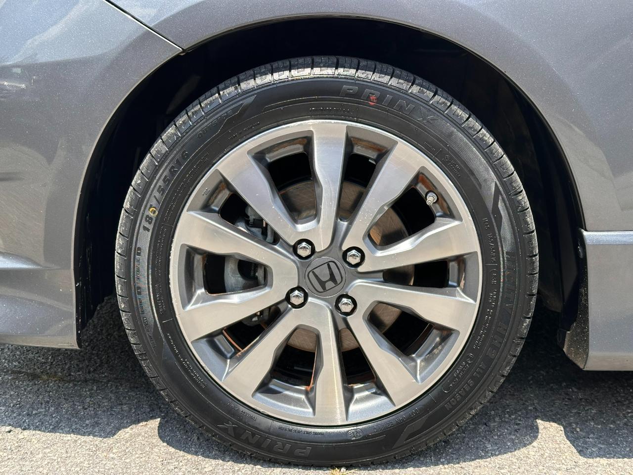 Honda Fit Sport 5-Speed AT 2012