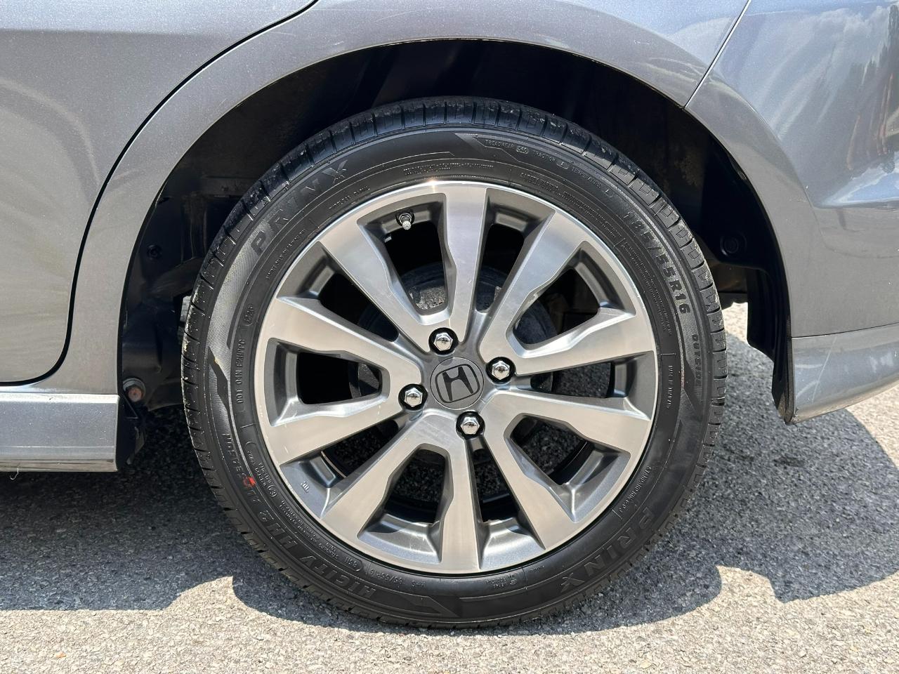 Honda Fit Sport 5-Speed AT 2012